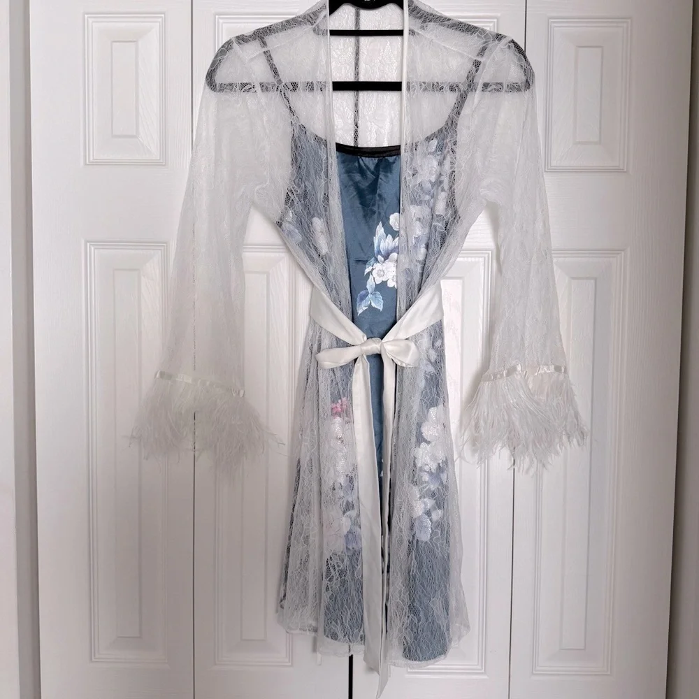 Rya Collection Women’s White Lace Feathered Trim Robe Attached Satin Belt S NWOT - Picture 9 of 11